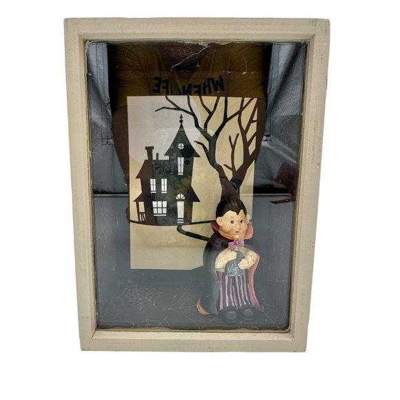 Halloween Handmade Shadow Box 7.5 x 5.5 x 3 in Beige Black Dracula Vampire - Picture 1 of 7